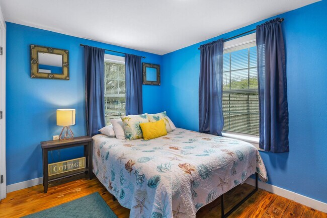 Building Photo - 822 N Ann St