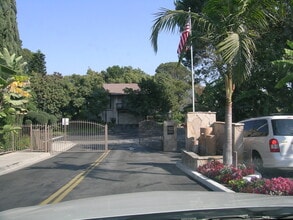 Building Photo - 15422 Circle Ridge Ln