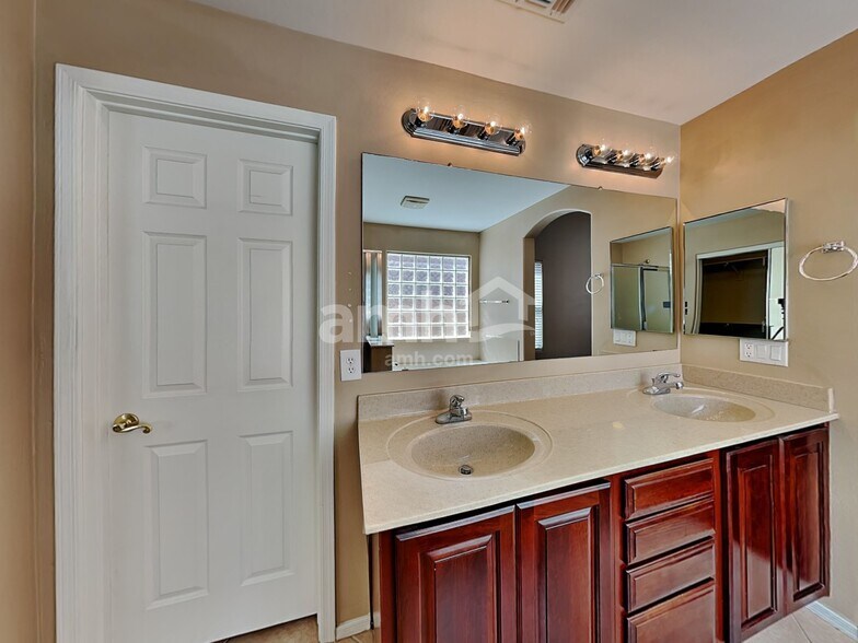 Building Photo - 16776 W Mesquite Dr