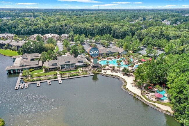 Building Photo - Beautiful custom home in Hampton Lake!