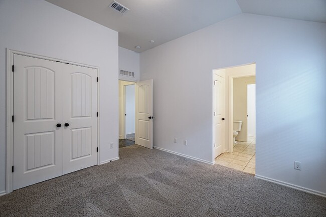 Building Photo - 3900 Sierra Vista Way