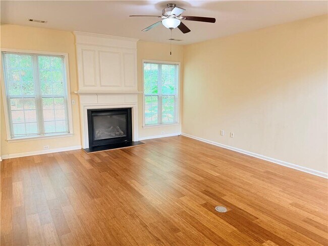 Building Photo - 2380 Fairlie Dr