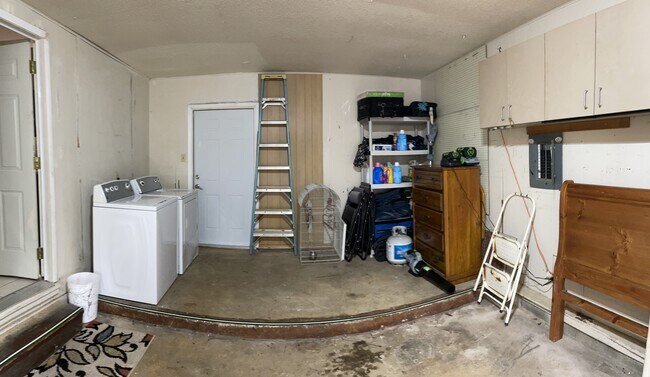laundry/garage - 1803 Salmon Dr