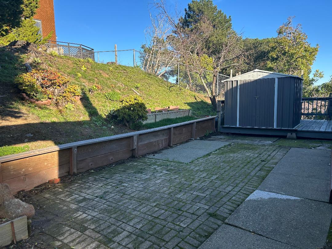 Building Photo - 55 Park Cir