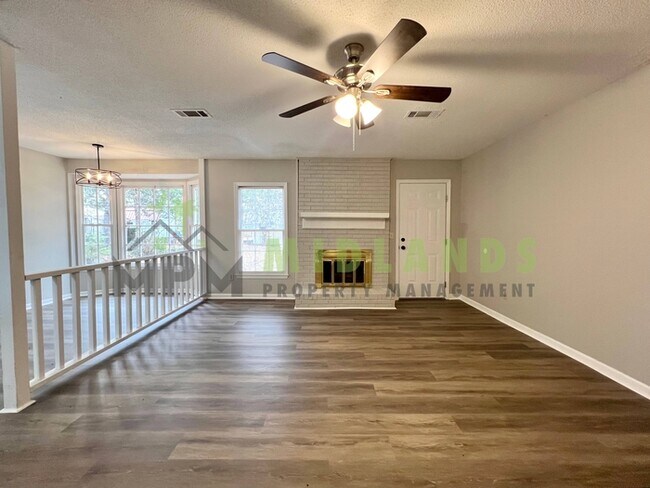 Building Photo - 237 Devonport Dr