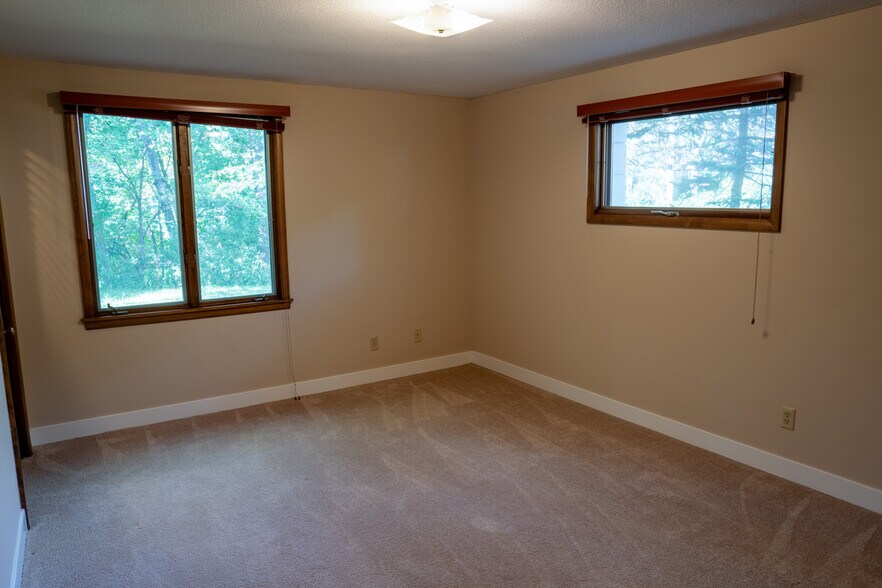 Bedroom 2 - 593 Rice Creek Ter NE