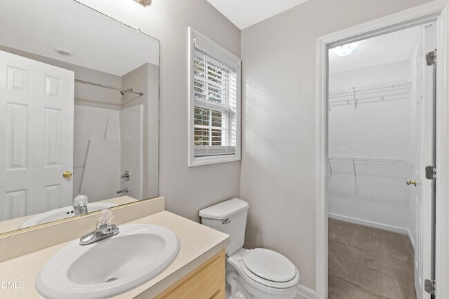 Building Photo - 1224 Grovewood Dr