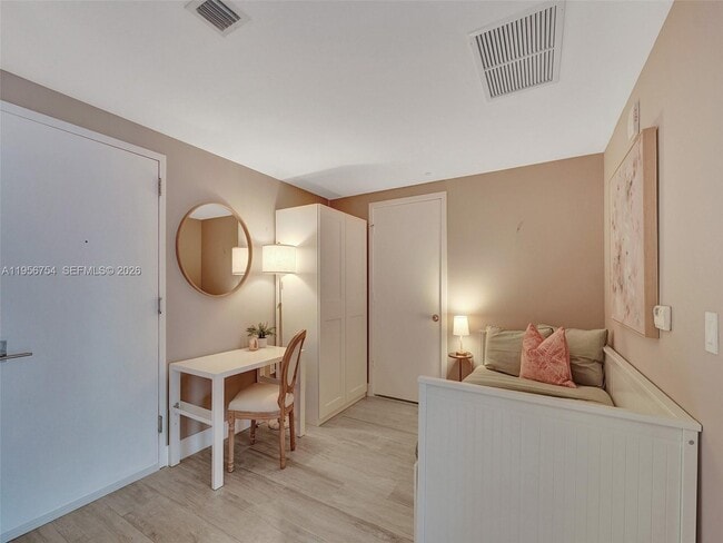 Building Photo - 121 NE 34th St