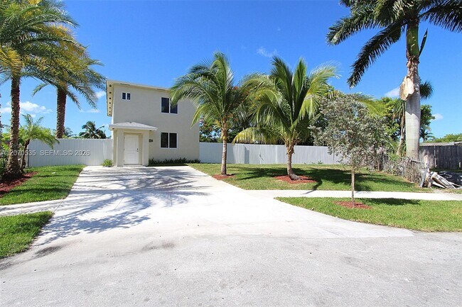 Building Photo - 16035 SW 299th Terrace
