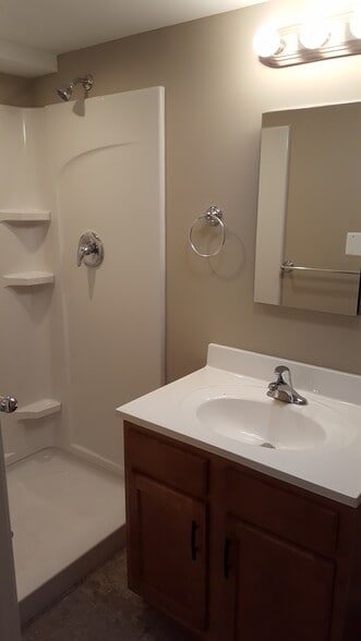bathroom - 6905 Rhode Island Ave