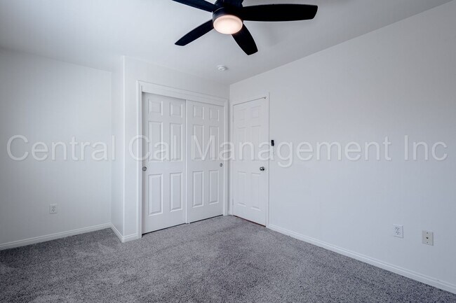 Building Photo - 4 Bedroom/2 Bath Home in the Southwest - $...
