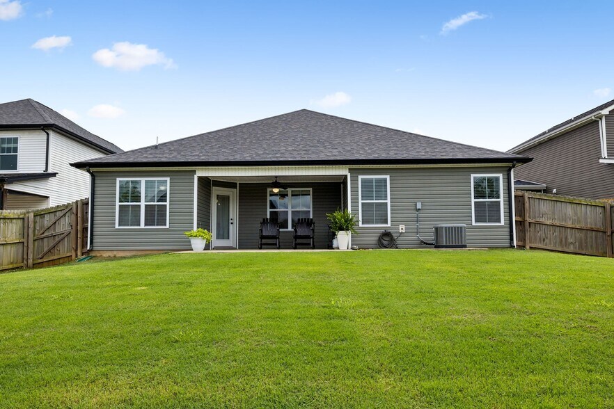 Building Photo - 1151 Eagles Bluff Dr