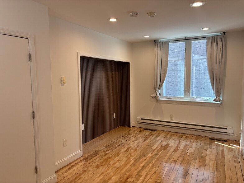 Building Photo - 265 Orange St