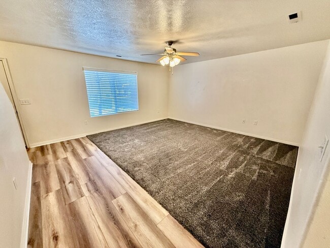Building Photo - 1301 W Indian Hills Dr