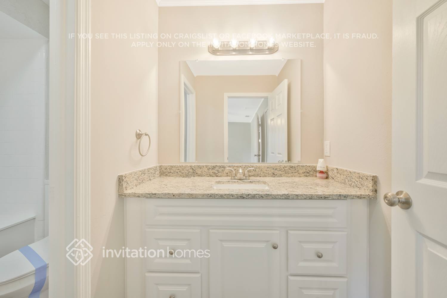 Building Photo - 921 Oak Forest Dr