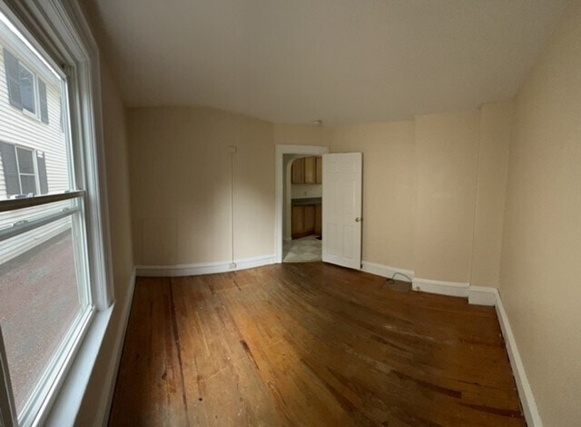Building Photo - 31 Loomis St