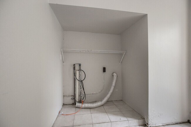 Building Photo - 3295 W 46th St