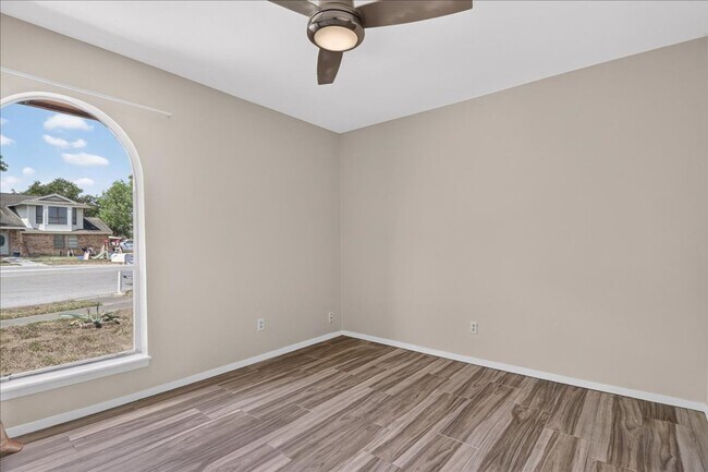 Building Photo - 4109 Fonvilla Cir