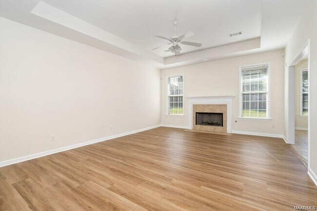 Building Photo - 3412 Crestwood Ln