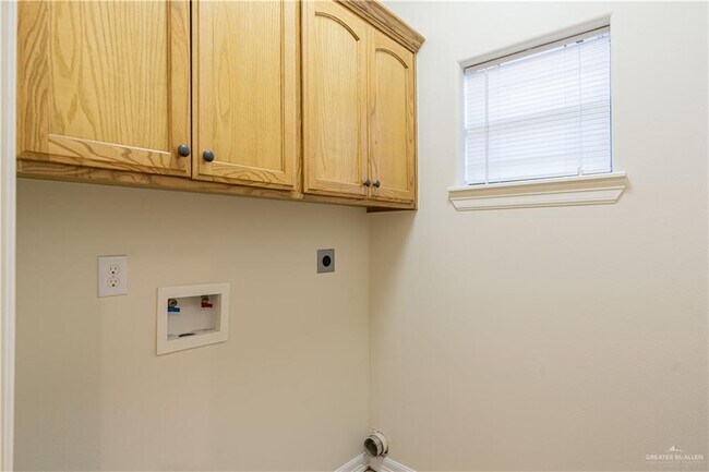 Building Photo - 14 Bold Ruler Ave