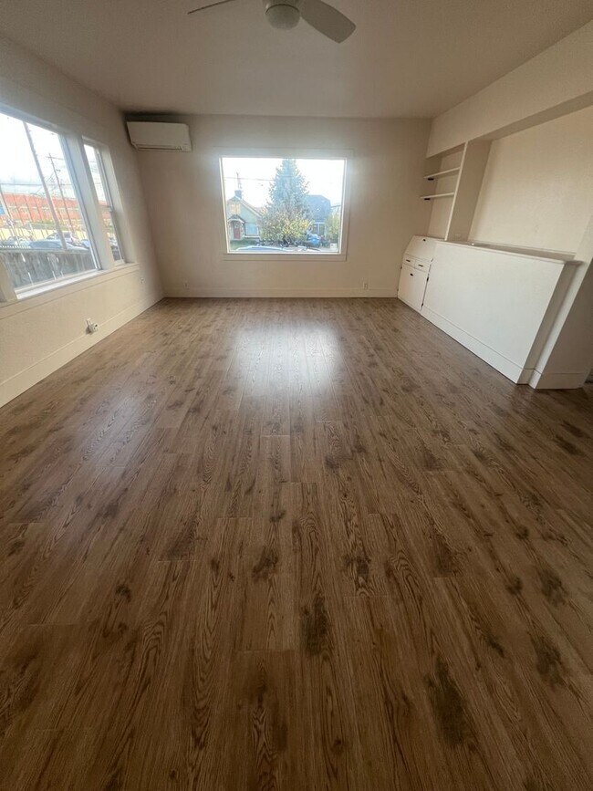 Building Photo - 1206 Gregory Way