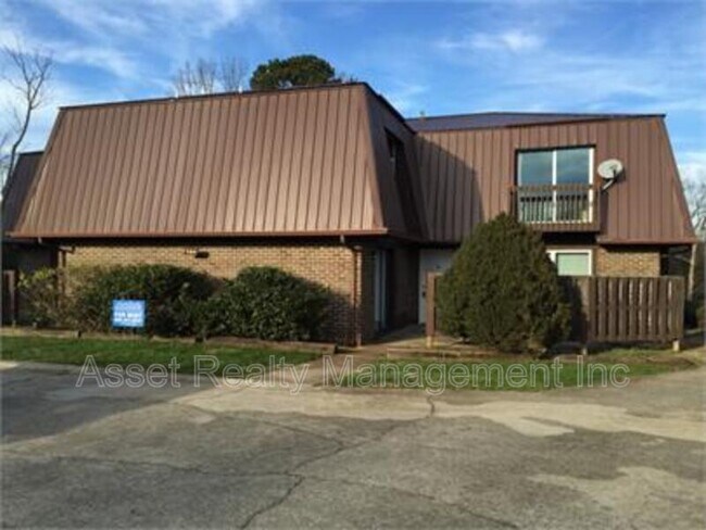 Building Photo - 504 Cedartop Ln NW