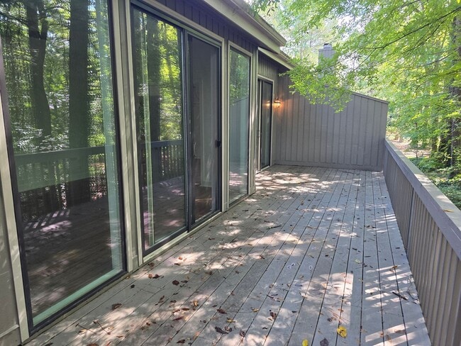 Building Photo - Multigenerational or Grad Student Living! Spacious One-Story End Unit in Prime Location on 54