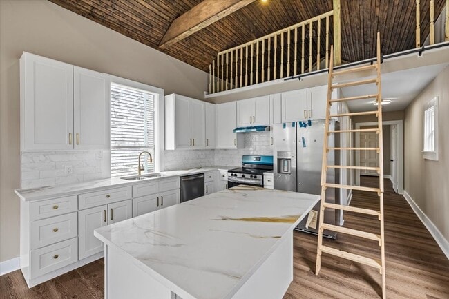 Building Photo - 1724 Winnie St