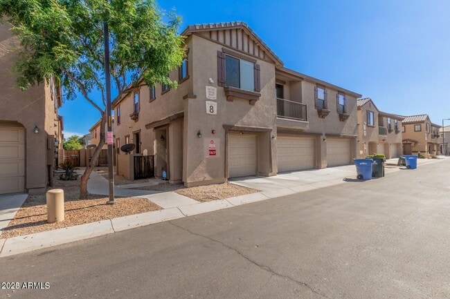 Building Photo - 8147 W Lynwood St