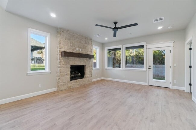 Building Photo - 4212 Abbey Pk Dr