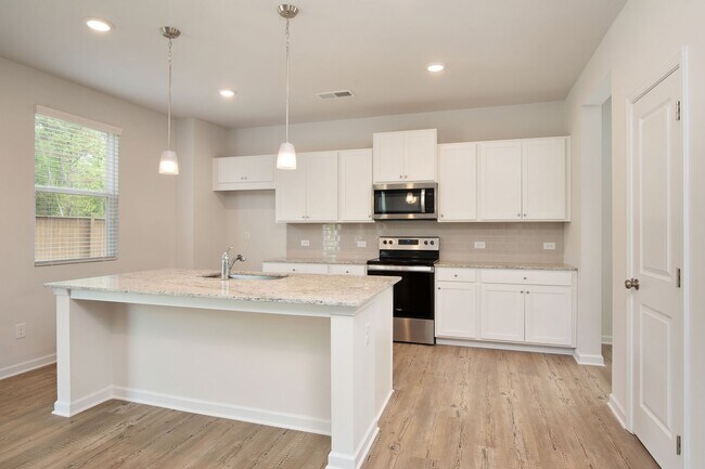 Building Photo - Minutes to Downtown Dawsonville, Rock Creek Park & More—Welcome Home