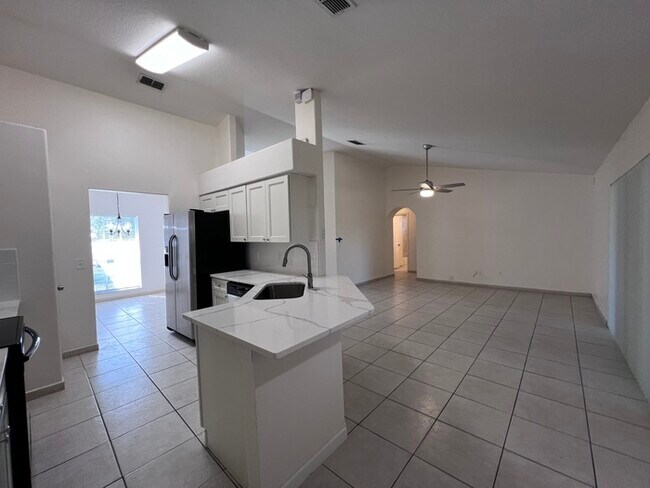 Building Photo - PRICE REDUCED FOR A QUICK MOVE IN!!  Beaut...