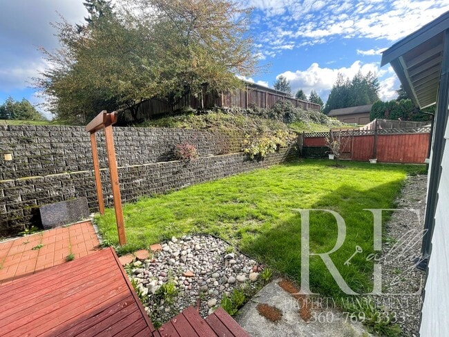 Building Photo - Stunning Rambler