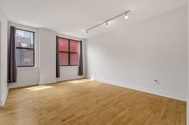 Building Photo - 809 6th St NW
