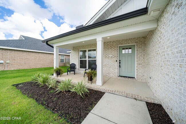 Building Photo - 3800 Redbud Wy