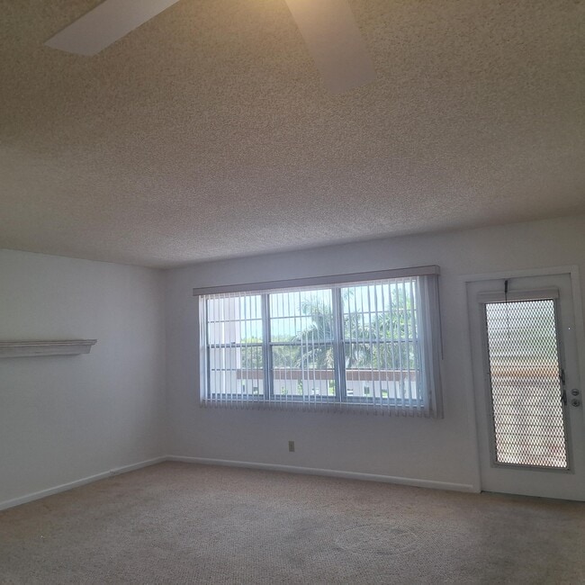 Building Photo - 4007 Cornwall A