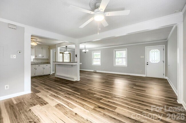 Building Photo - 221 Eden Cir