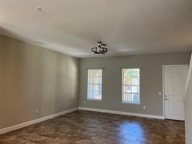 Building Photo - 2924 Lobelia Dr