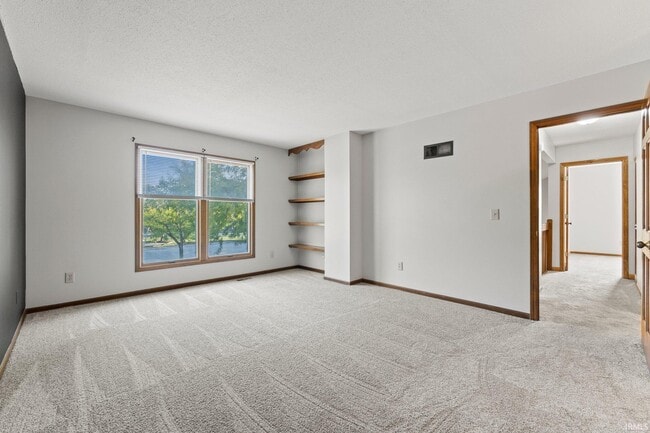 Building Photo - 6104 Crofton Dr