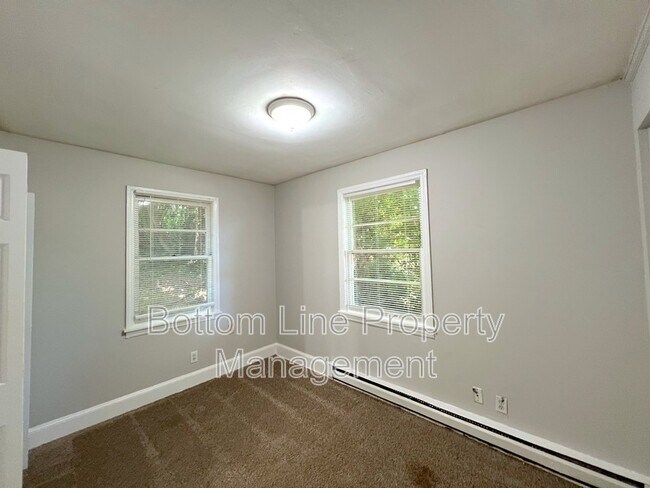 Building Photo - 3141 Columbus Cir