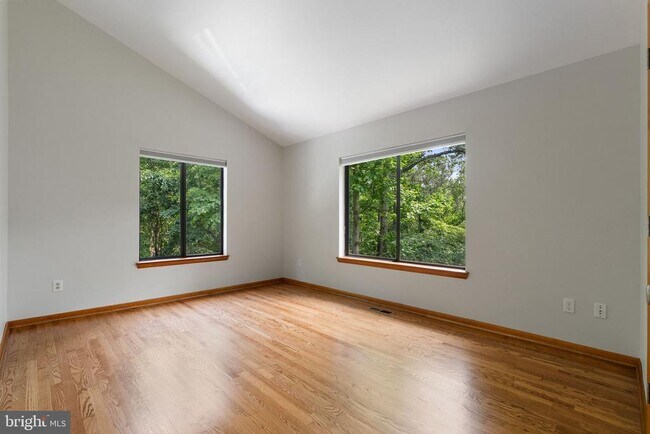 Building Photo - 39368 Longhill Ln