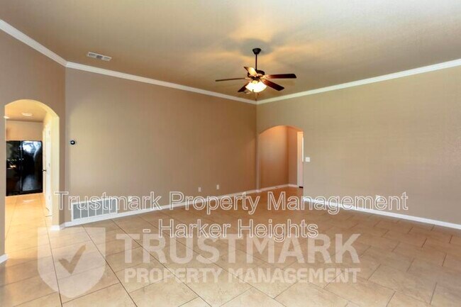 Building Photo - 200 W Little Dipper Dr
