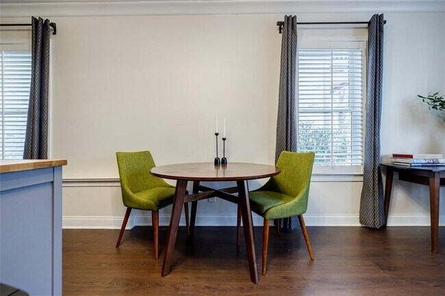 Building Photo - 470 Hamilton St SE