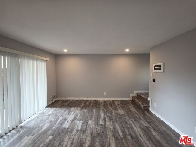 Building Photo - 210 S Lucia Ave