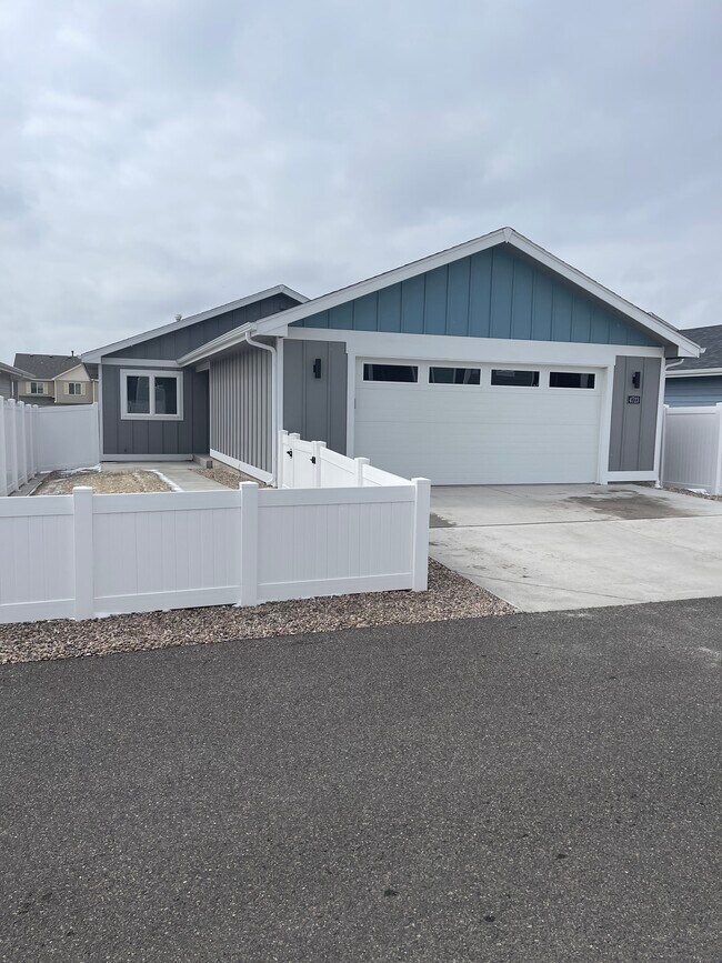 Garage (Back) - 4723 Van Buren Ave