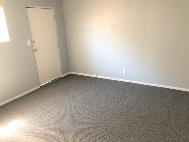 Building Photo - 1329 Oahu St