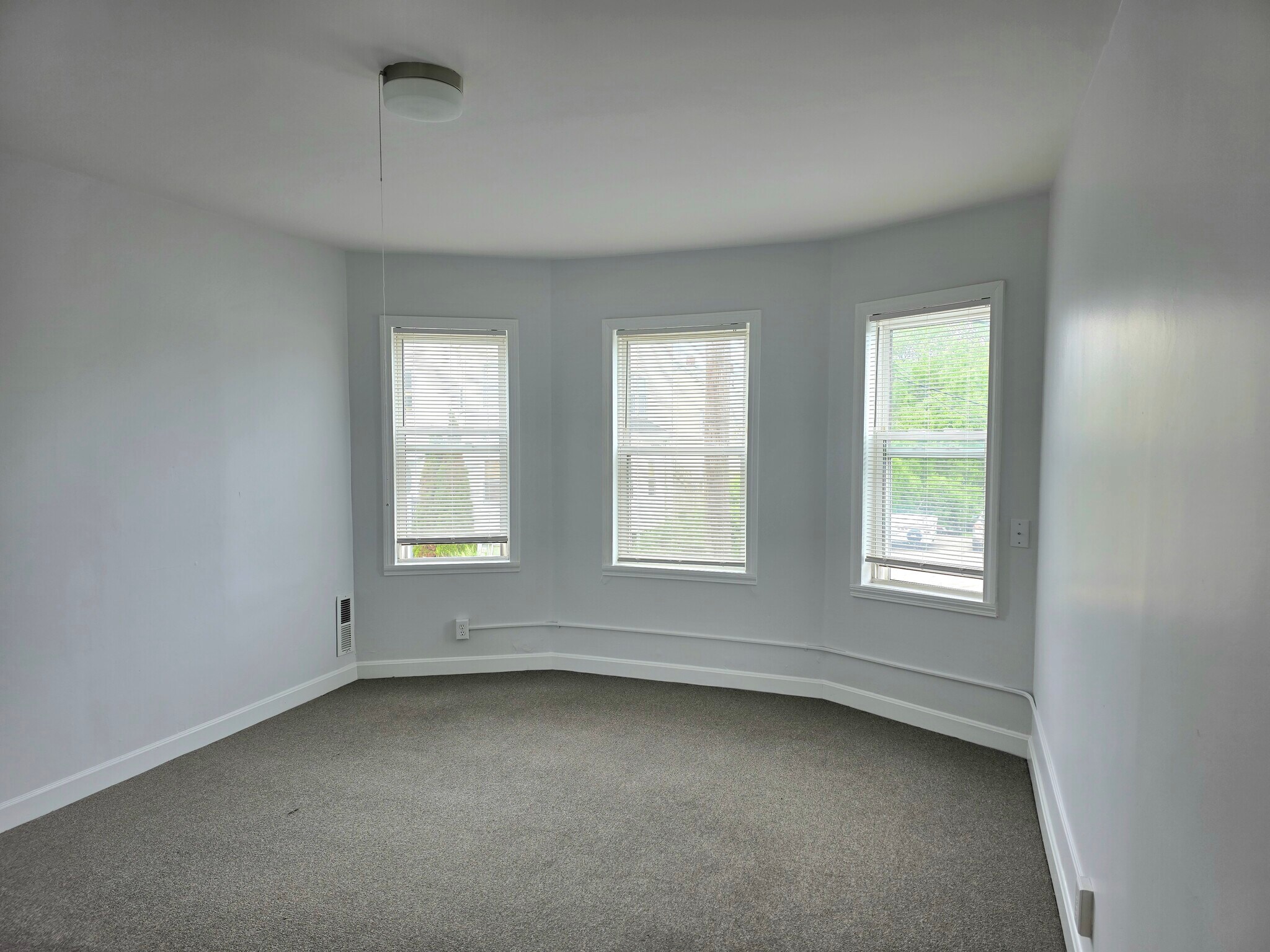 Building Photo - 503 South St