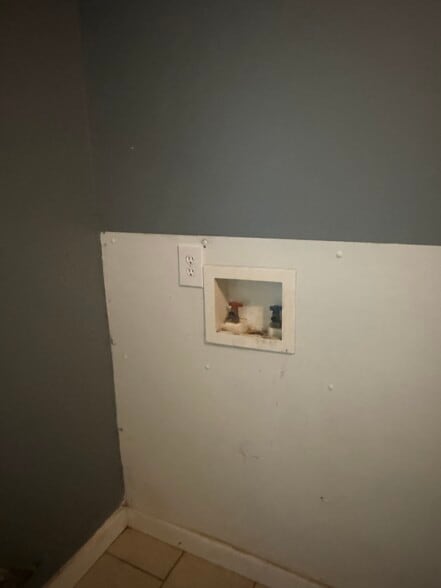Laundry - 1029 NW 9th St