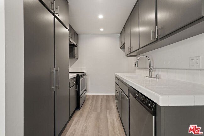 Building Photo - 1457 Butler Ave