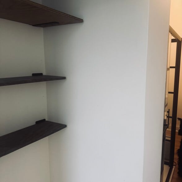 linen area in bathroom - 1412 E Marquette Rd